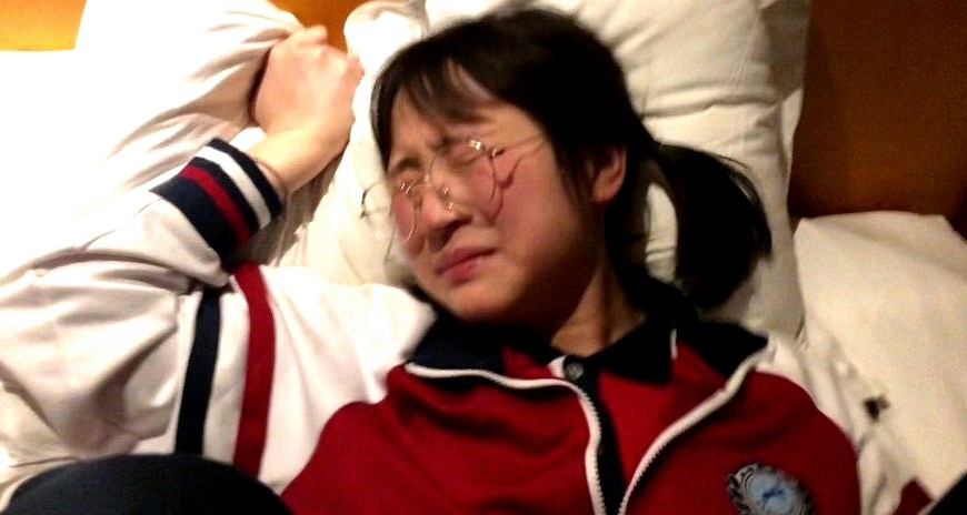 大奶妹深夜和炮友激情做爱,这奶子真的好看,少有的极品纯天然大奶