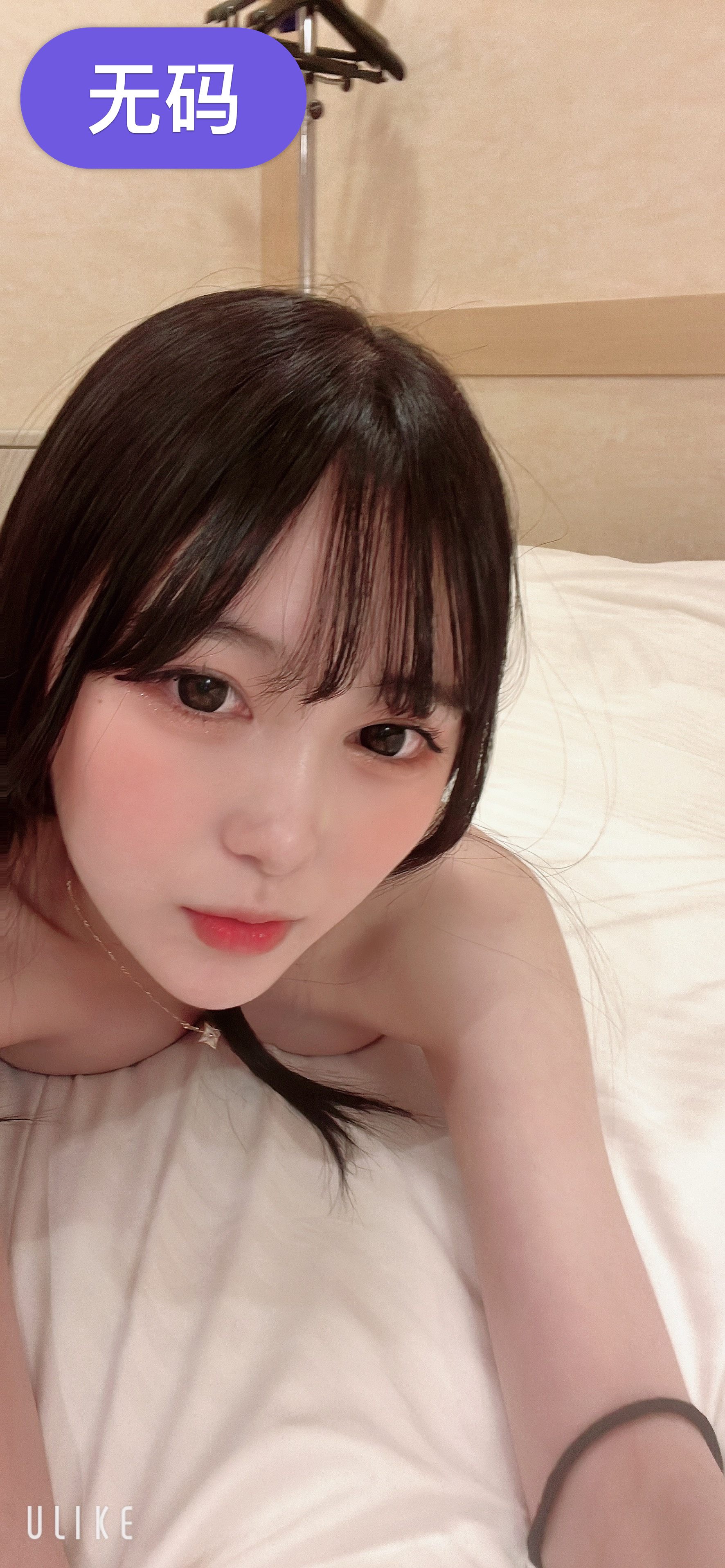 超美女神颜值比关之琳更漂亮配上白色丝袜实在太美了下部
