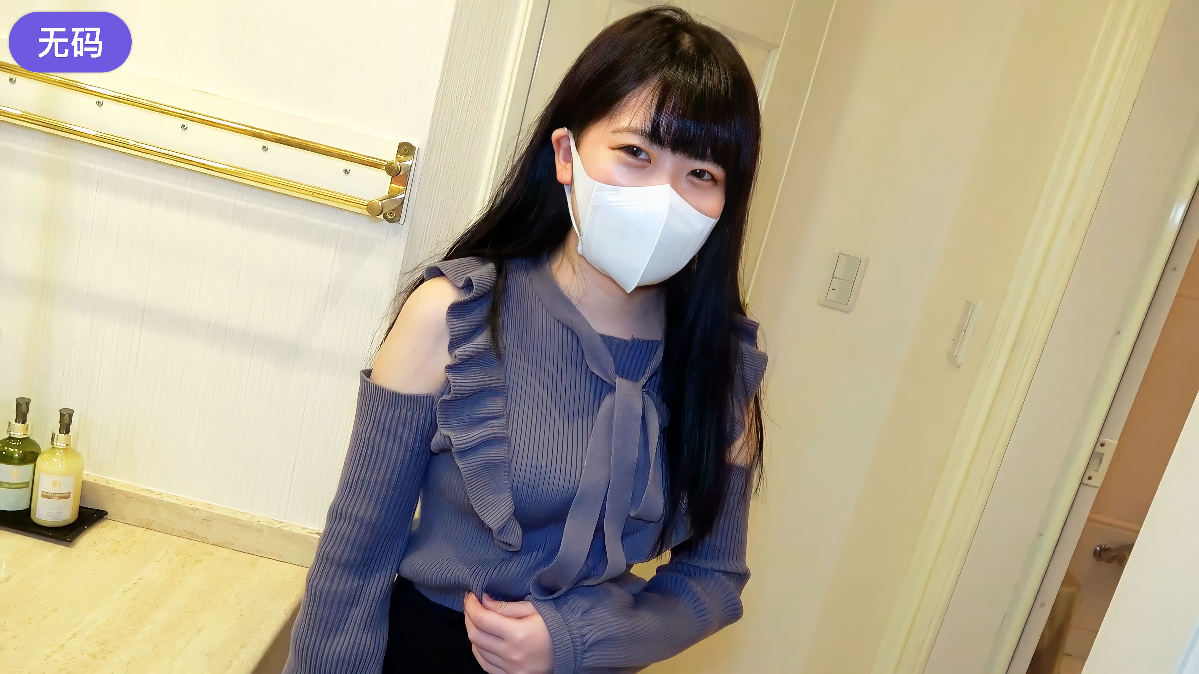 巨乳轻熟女太开放了完全露脸直播大秀自慰加做爱