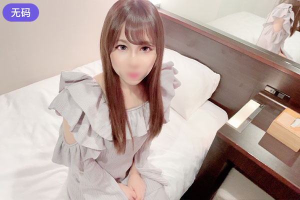 怀孕的小嫂子颜值颇高，与大哥一起露脸直播
