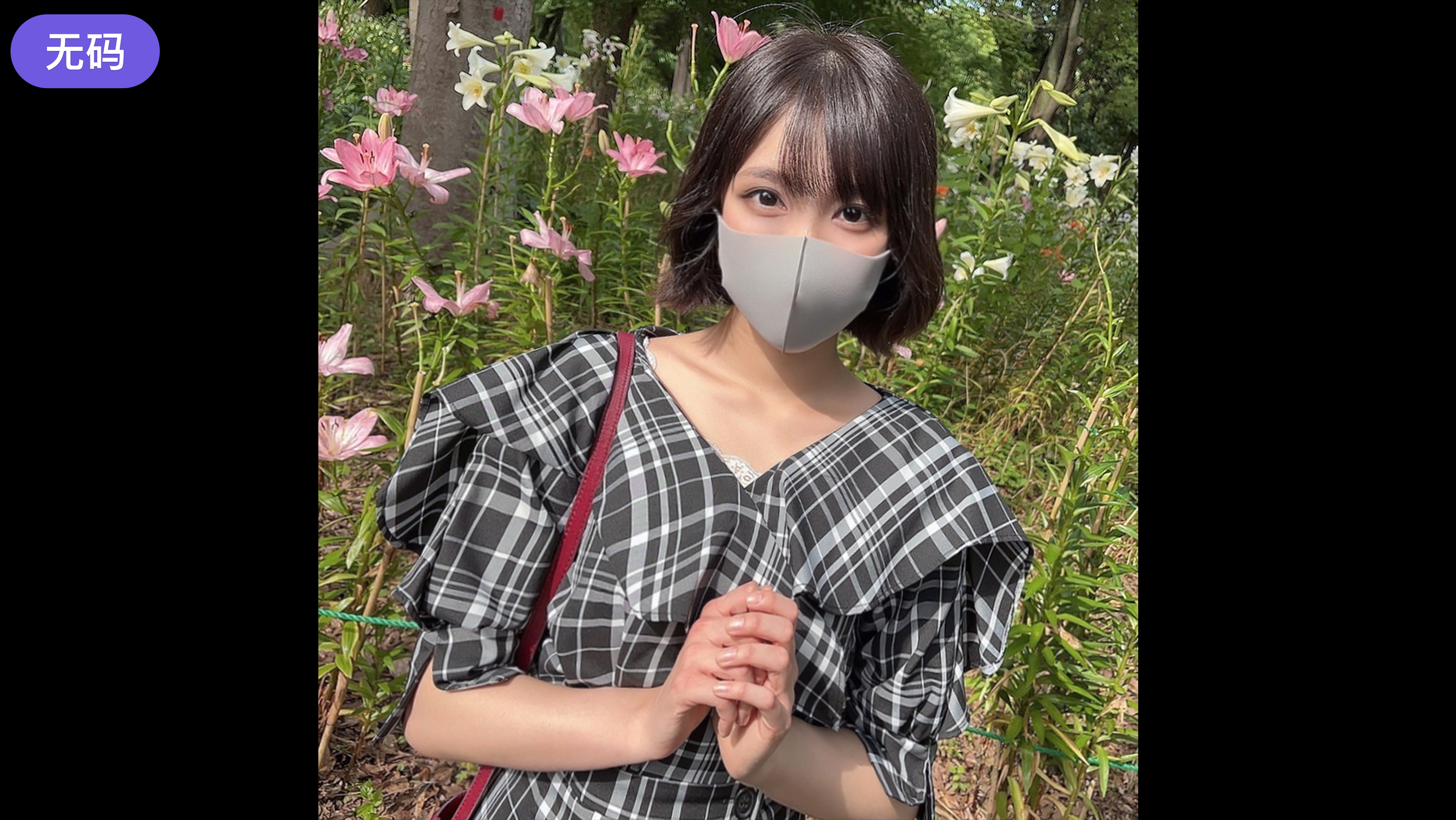 粉粉的表妹手撸包皮小JJ乳交口爆+特写观音坐莲内射里面