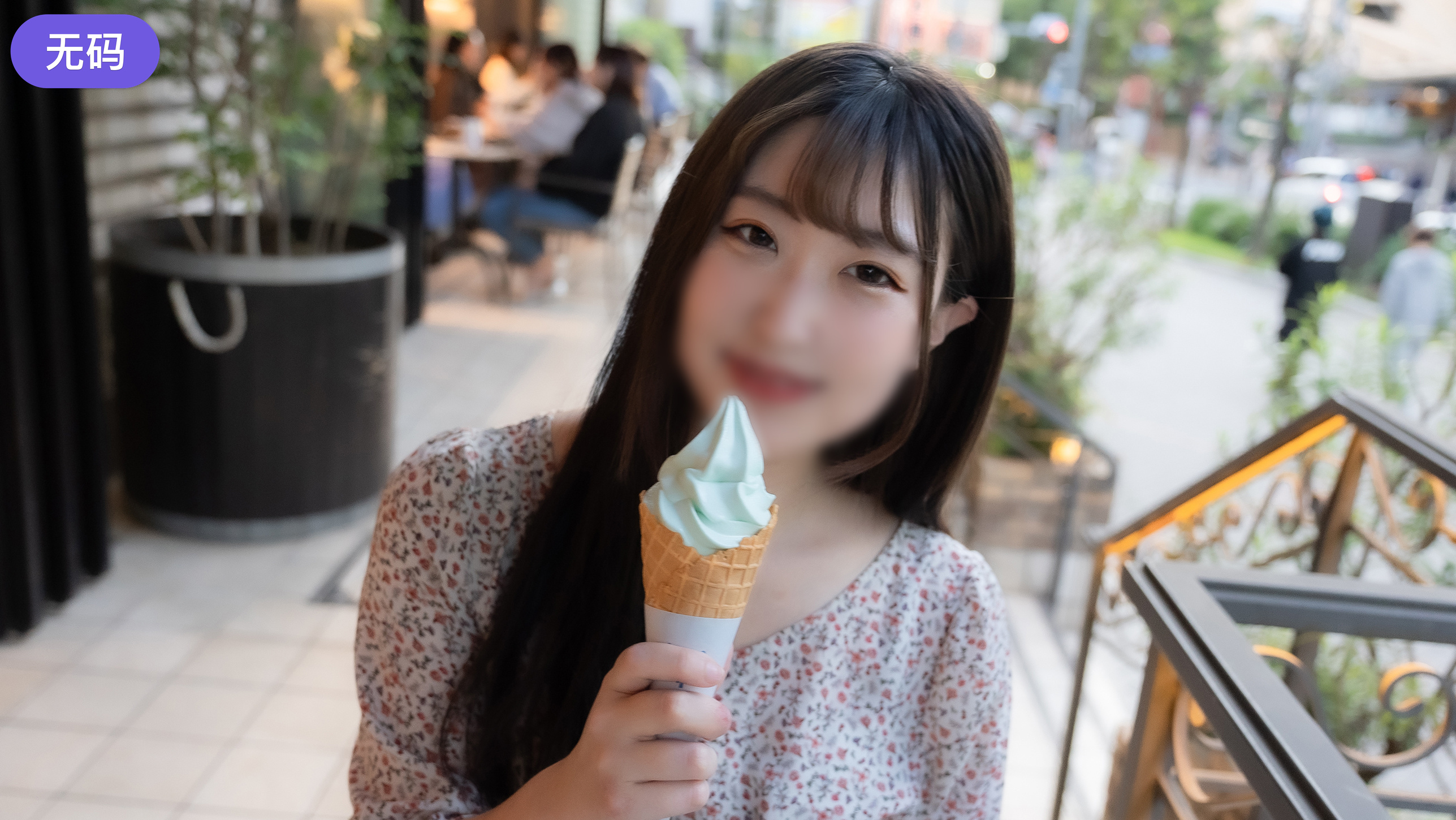丰满性感的美女酒店不愿意和认识没多久的纹身男啪啪,被男的3次扑倒在床上最后强插进去干完后再操时乖乖配合!