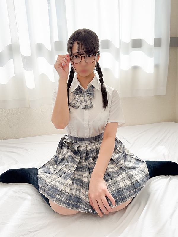 【有码】FC2-4323016 ※ 期間限定：1000PTオフ※☆萌えきゅん美●女☆デカ乳×メガネの