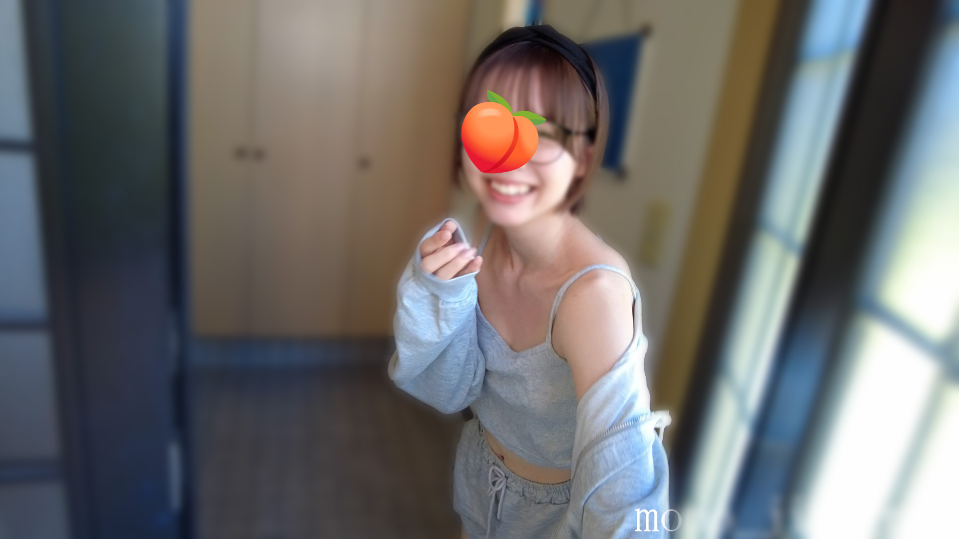【有码】FC2-4168493 〖白昼寝取られ〗25歳新婚妻の自宅訪問 旦那と食事をしてる食卓でハメ