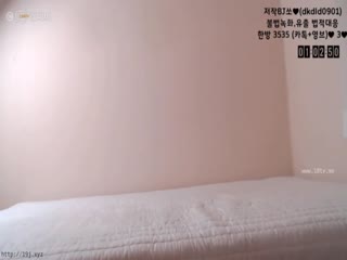 【AV解说】千禧后长腿嫩妹超敏感！蜜汁喷溅！场面淫荡！