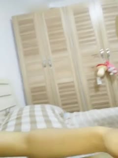 【独家小萝莉】喜欢韩剧女孩的模特梦！被假星探从遥控私拍到线下啪啪全记录！